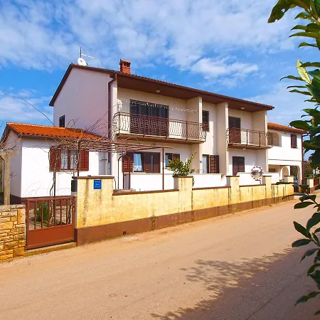 דירה Ivan 1031 *