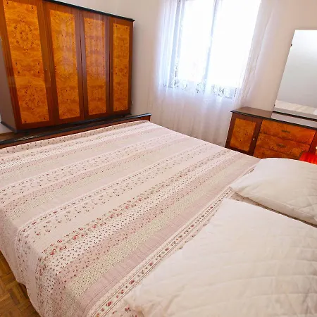 Ivan 1031 Apartment Fazana